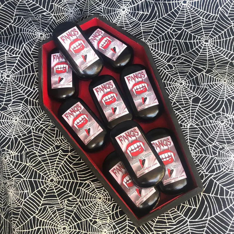 Compact Fang Storage Case with Protective Lining