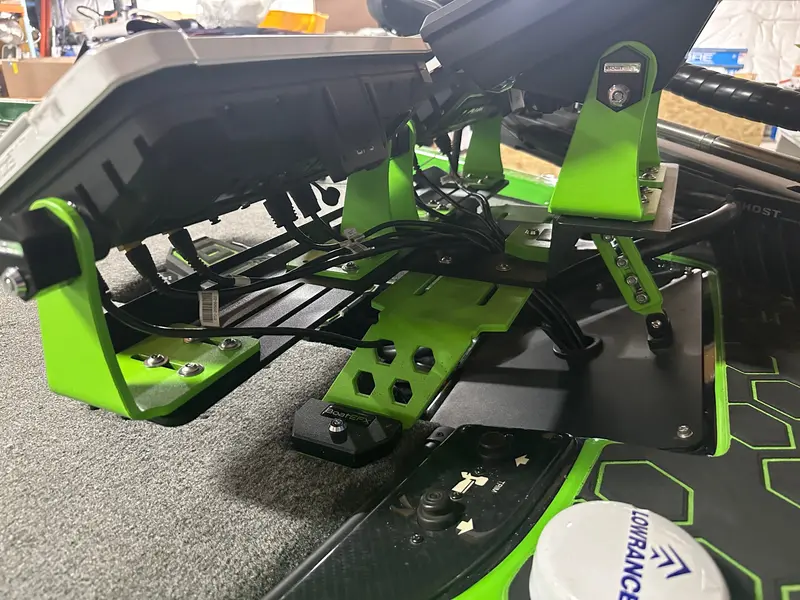 Dual-to-Triple Bow Mount Adapter – Expandable Bow-Mount Chartplotter Plate