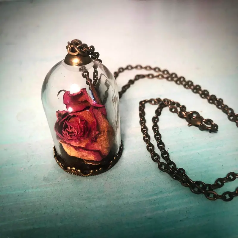 Terrarium Rose or Venus Flytrap Necklace – Botanical Gothic Jewelry
